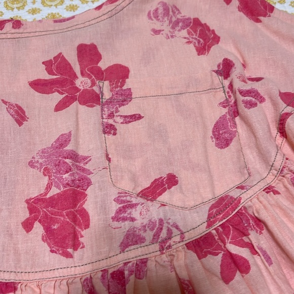 We The Free size Small but oversized babydoll top with pockets - Picture 2 of 5